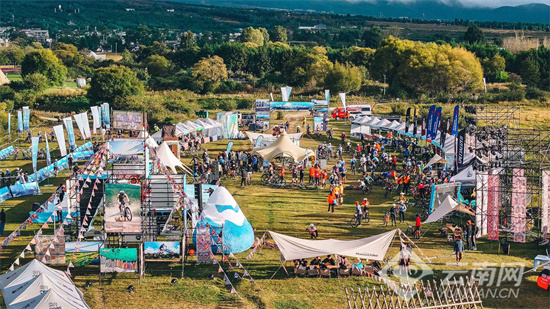 雪山, 骑旅丽江生